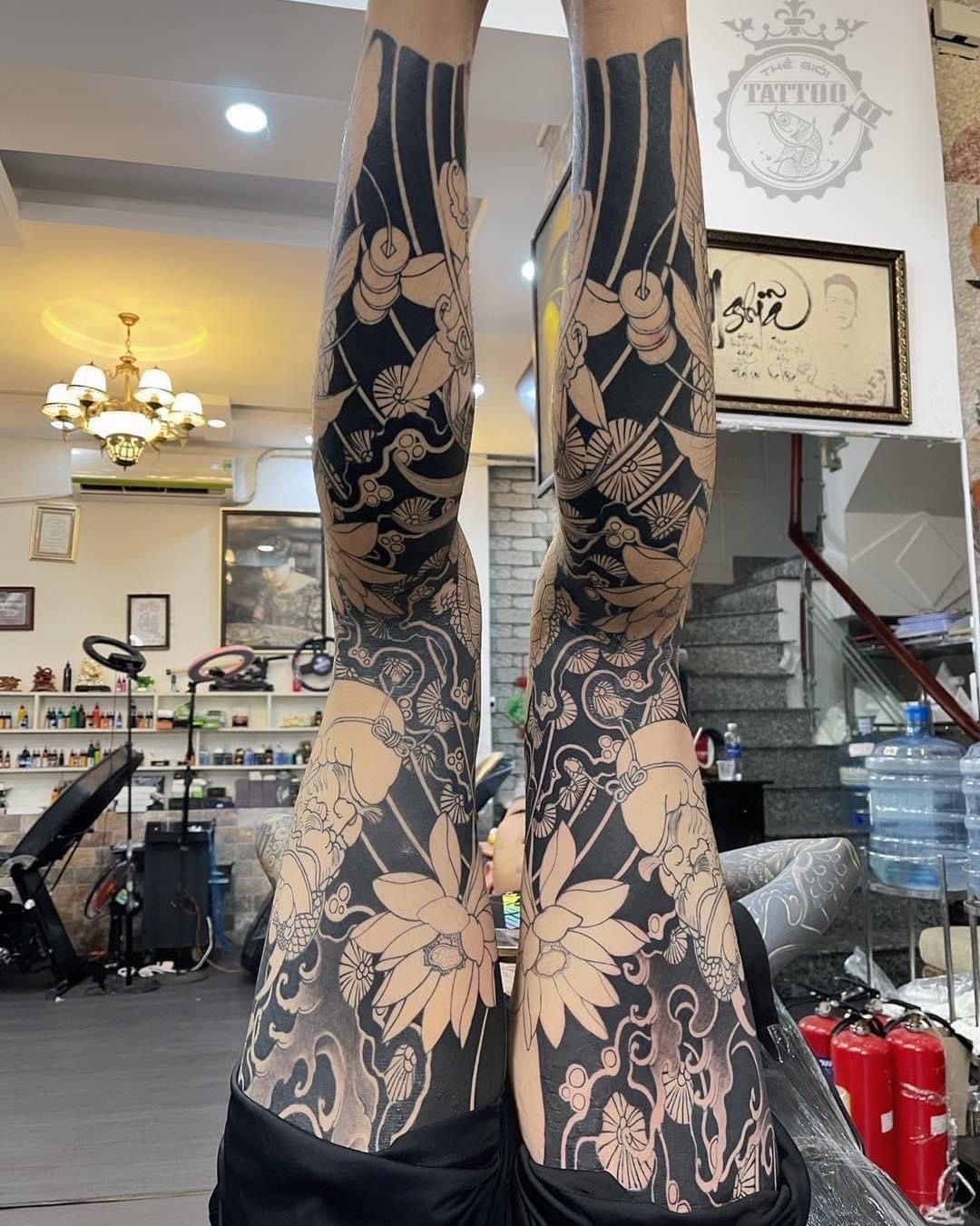 27 Mens Thigh Tattoo Ideas: how to choose art that actually suits your life