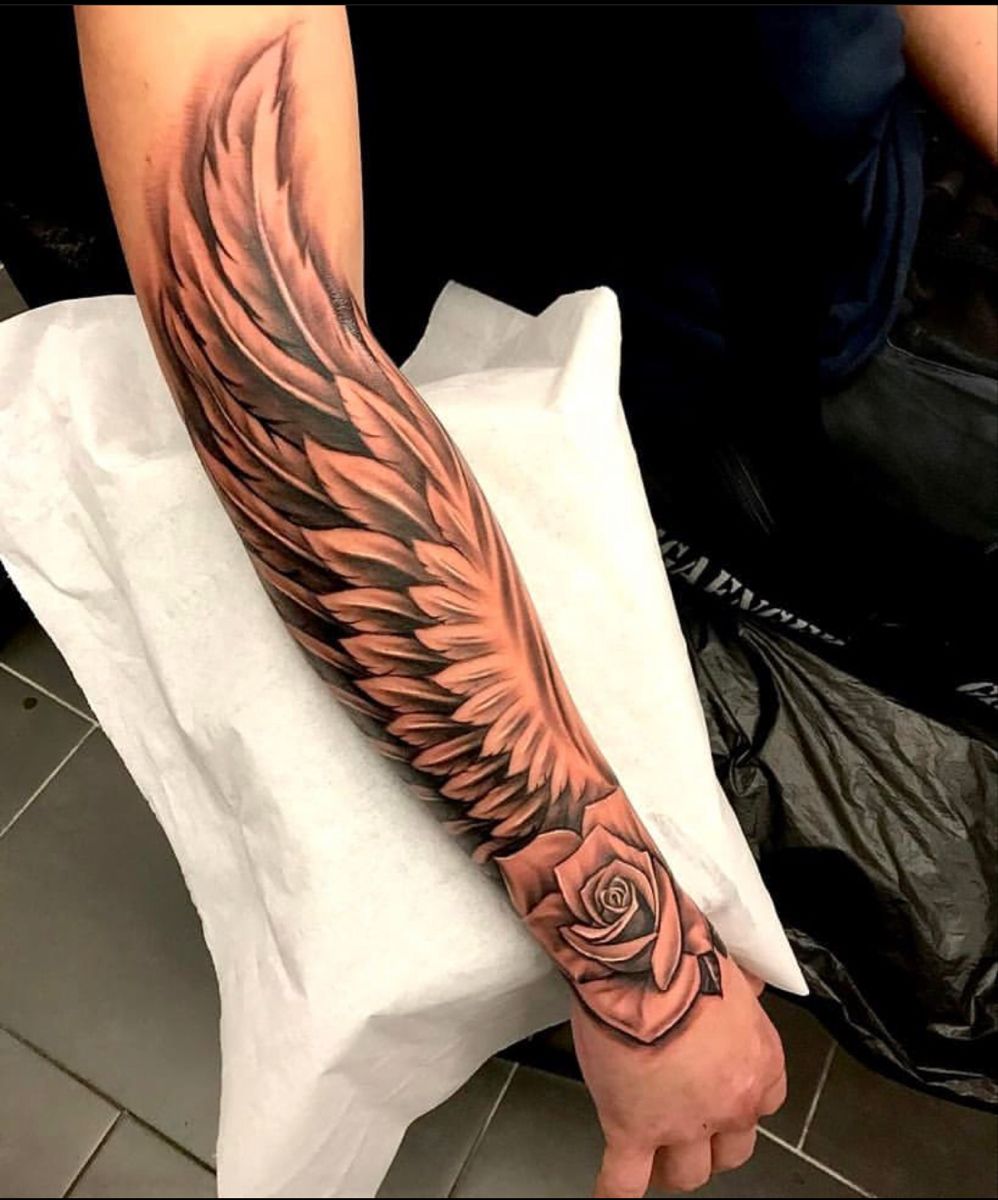 27 Rose Hand Tattoo Ideas: From Classic Black-and-Gray to Bold Narrative Pieces