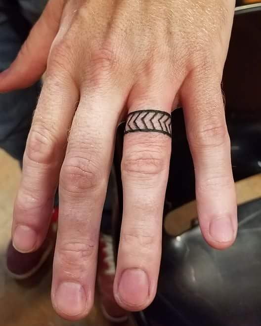 31 Ring Tattoo Ideas: Modern Bands, Meaningful Symbols &#038; Subtle Couples Ink