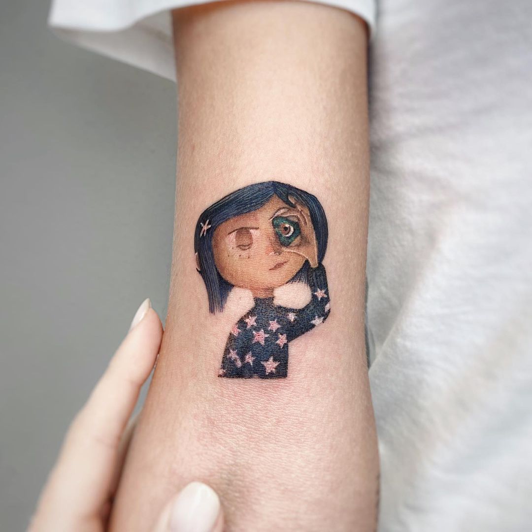 30 Coraline Tattoo Ideas: From Button-Eyed Whimsy to Dark Fairytale Ink