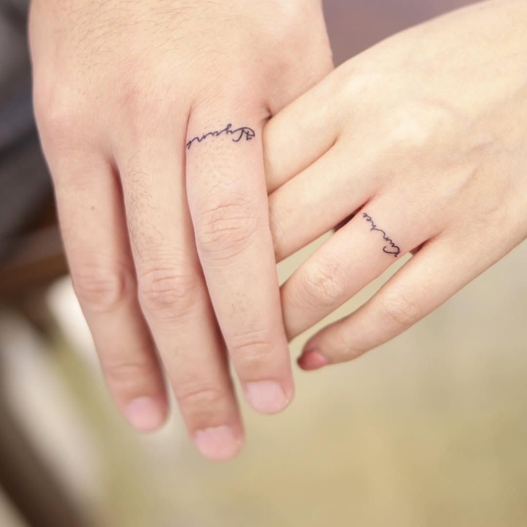 31 Ring Tattoo Ideas: Modern Bands, Meaningful Symbols &#038; Subtle Couples Ink