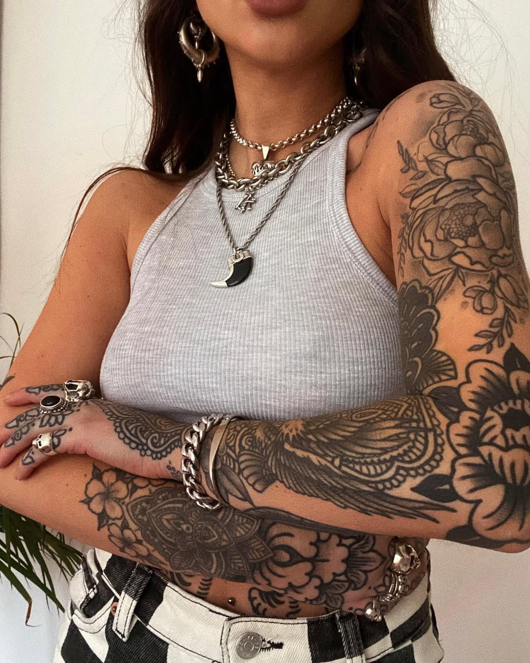 28 Traditional Tattoo Sleeve Ideas: Bold American, Black and Grey, Neo &#038; Japanese Designs for Every Style