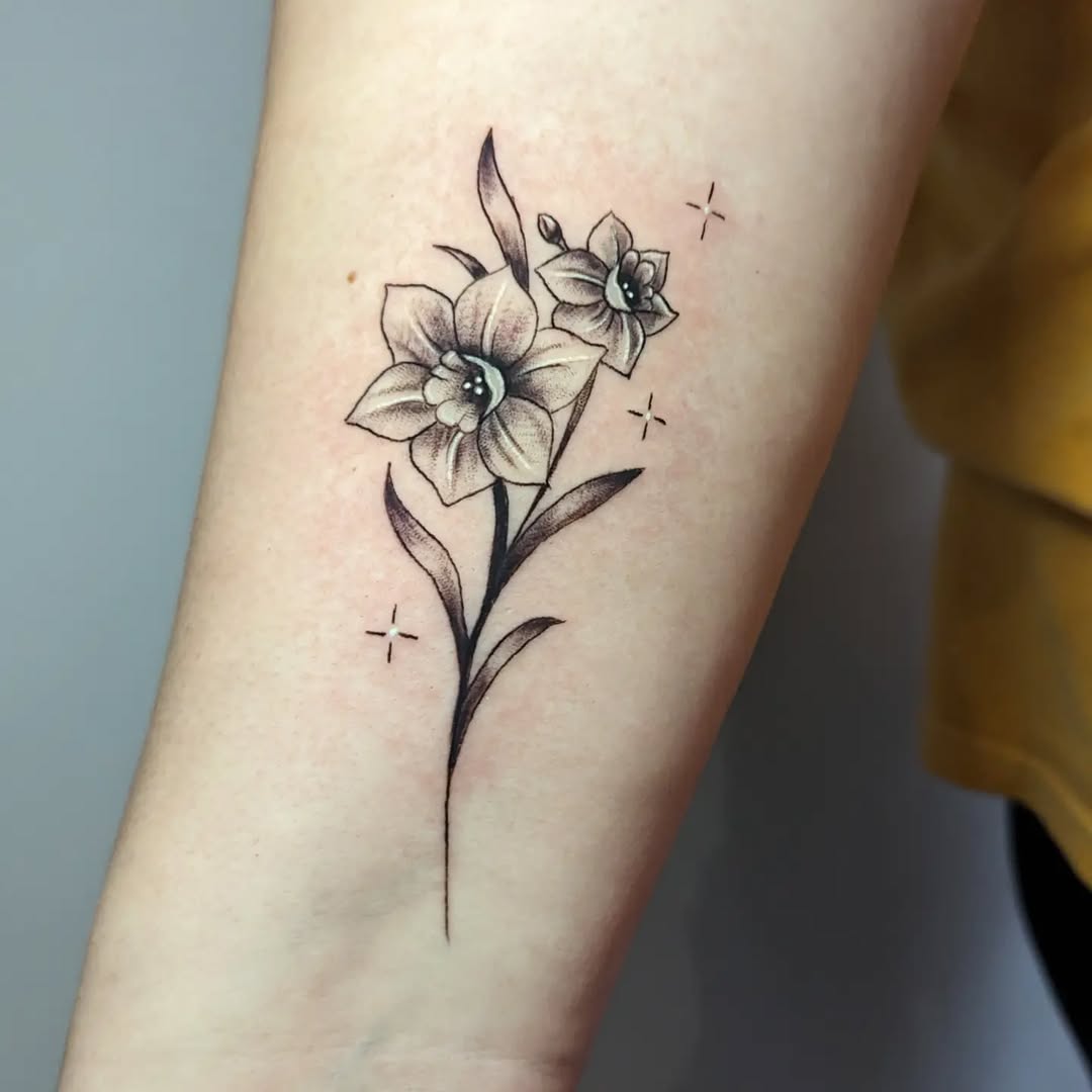 31 Narcissus Flower Tattoo Ideas: Delicate Designs Full of Meaning and Color