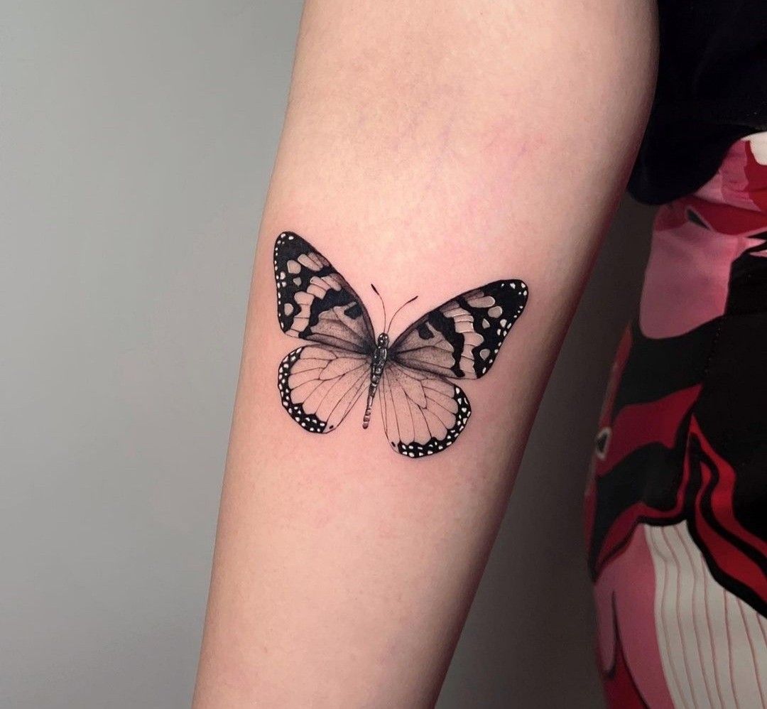 30 Monarch Butterfly Tattoo Ideas: From Tiny Symbols to Storytelling Sleeves