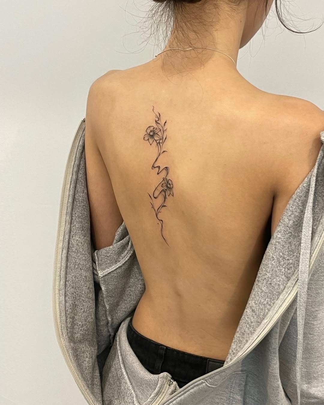 31 Narcissus Flower Tattoo Ideas: Delicate Designs Full of Meaning and Color