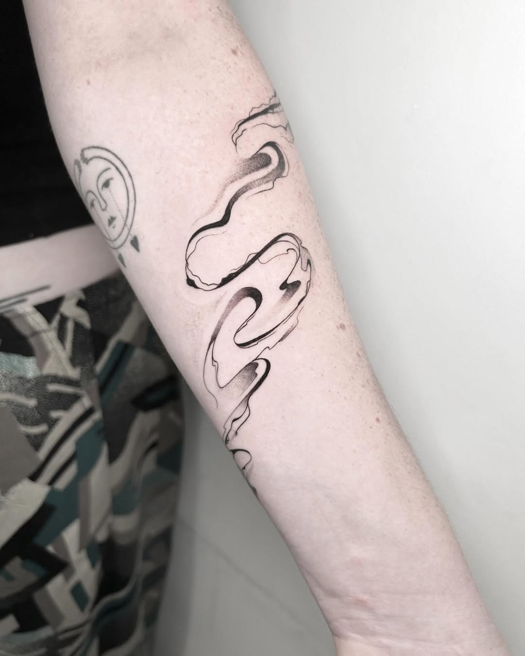 32 Tattoo Smokey Ideas: Ethereal Ink That Moves With You