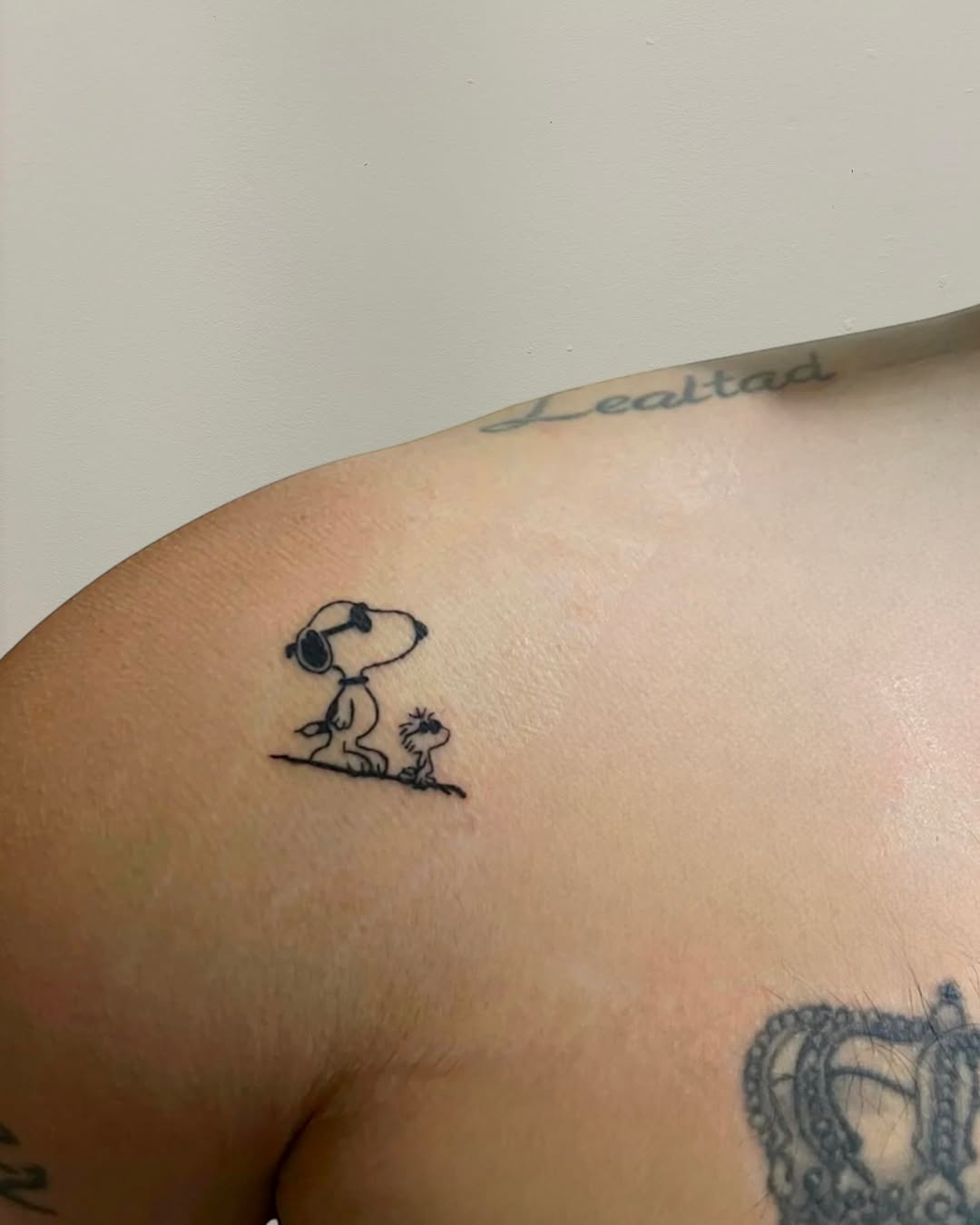 29 Snoopy Tattoo Ideas: Tiny Fine-Line, Joe Cool & Classic Designs for Women and Men