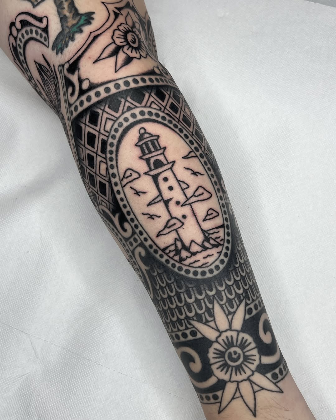 28 Traditional Tattoo Sleeve Ideas: Bold American, Black and Grey, Neo &#038; Japanese Designs for Every Style