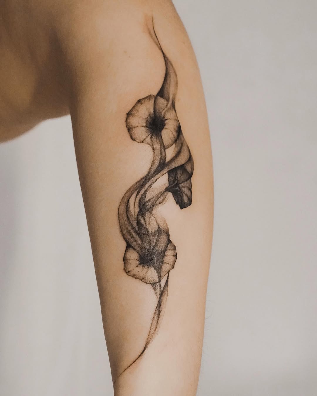 32 Tattoo Smokey Ideas: Ethereal Ink That Moves With You