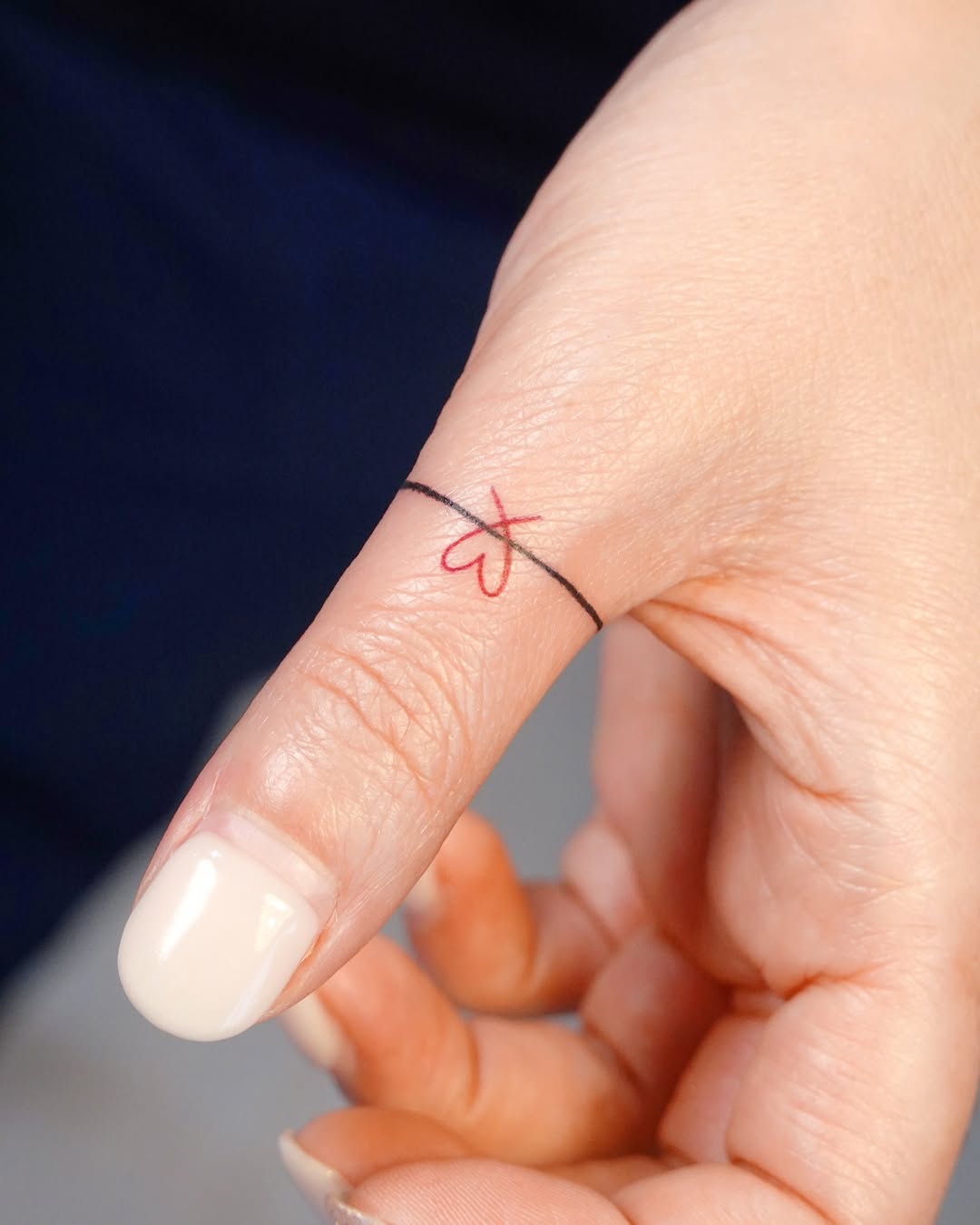 31 Ring Tattoo Ideas: Modern Bands, Meaningful Symbols &#038; Subtle Couples Ink