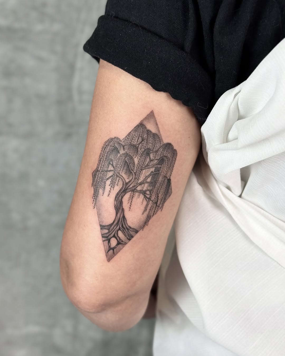 28 Willow Tree Tattoo Ideas: Graceful Designs Filled with Emotion, Meaning, and Quiet Strength