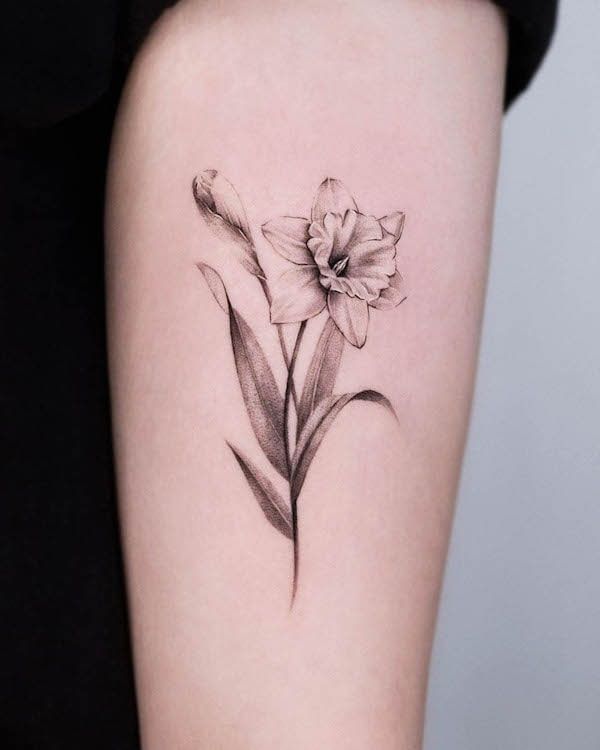 31 Narcissus Flower Tattoo Ideas: Delicate Designs Full of Meaning and Color