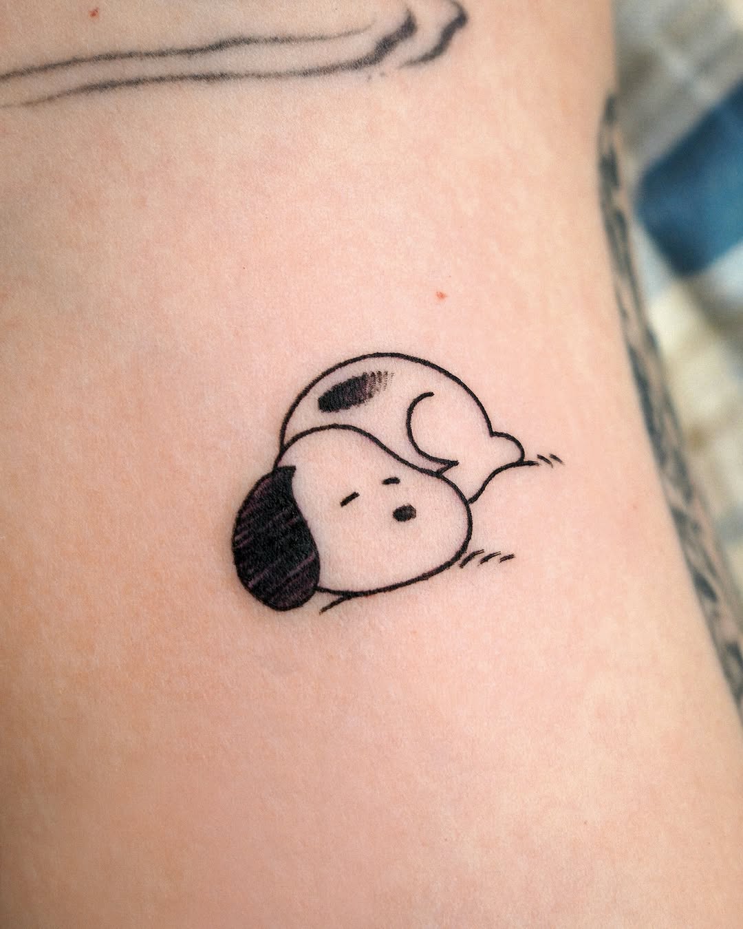 29 Snoopy Tattoo Ideas: Tiny Fine-Line, Joe Cool & Classic Designs for Women and Men
