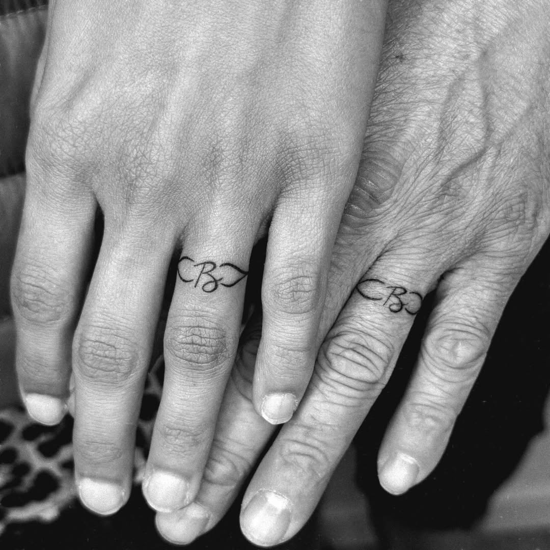 31 Ring Tattoo Ideas: Modern Bands, Meaningful Symbols &#038; Subtle Couples Ink