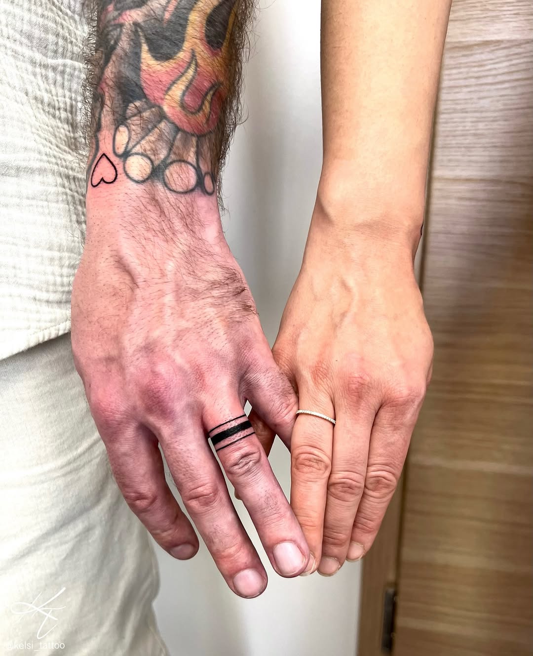 31 Ring Tattoo Ideas: Modern Bands, Meaningful Symbols &#038; Subtle Couples Ink