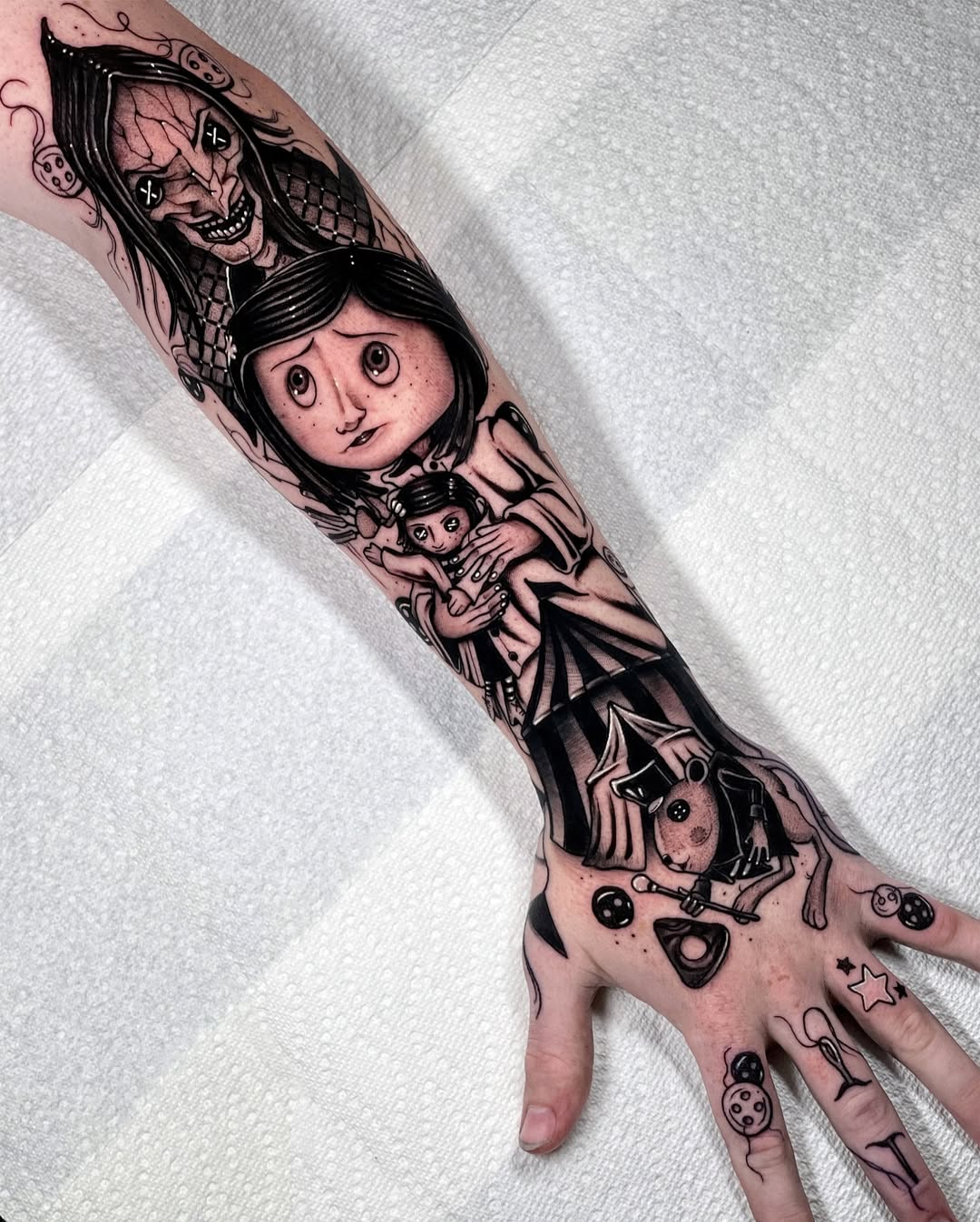 30 Coraline Tattoo Ideas: From Button-Eyed Whimsy to Dark Fairytale Ink