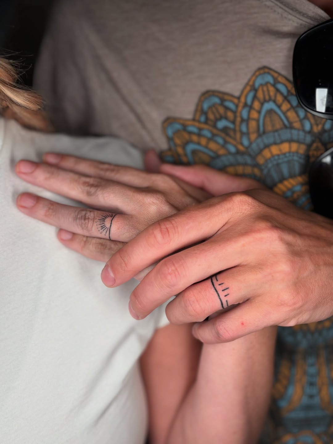 31 Ring Tattoo Ideas: Modern Bands, Meaningful Symbols &#038; Subtle Couples Ink