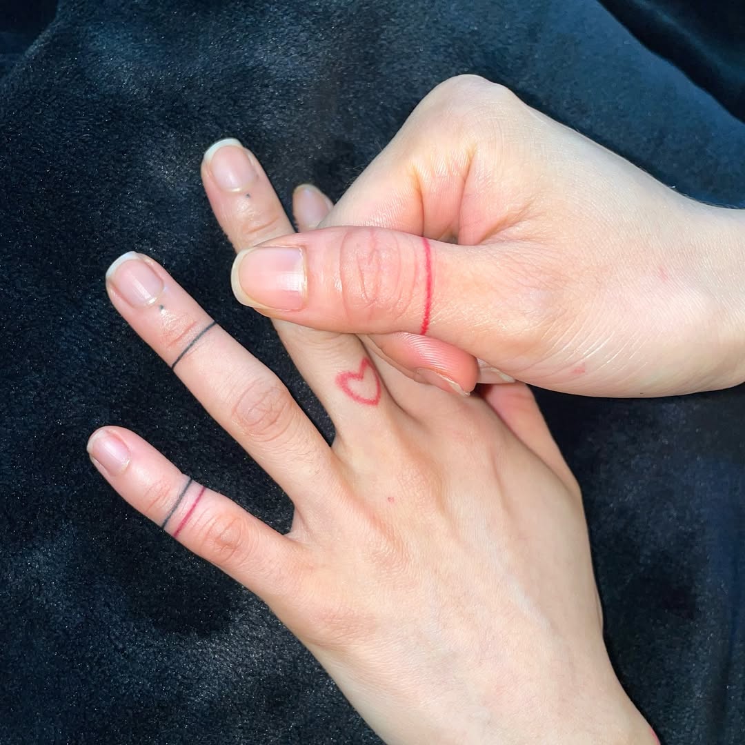 31 Ring Tattoo Ideas: Modern Bands, Meaningful Symbols &#038; Subtle Couples Ink