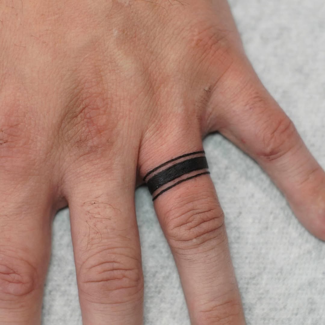 31 Ring Tattoo Ideas: Modern Bands, Meaningful Symbols &#038; Subtle Couples Ink