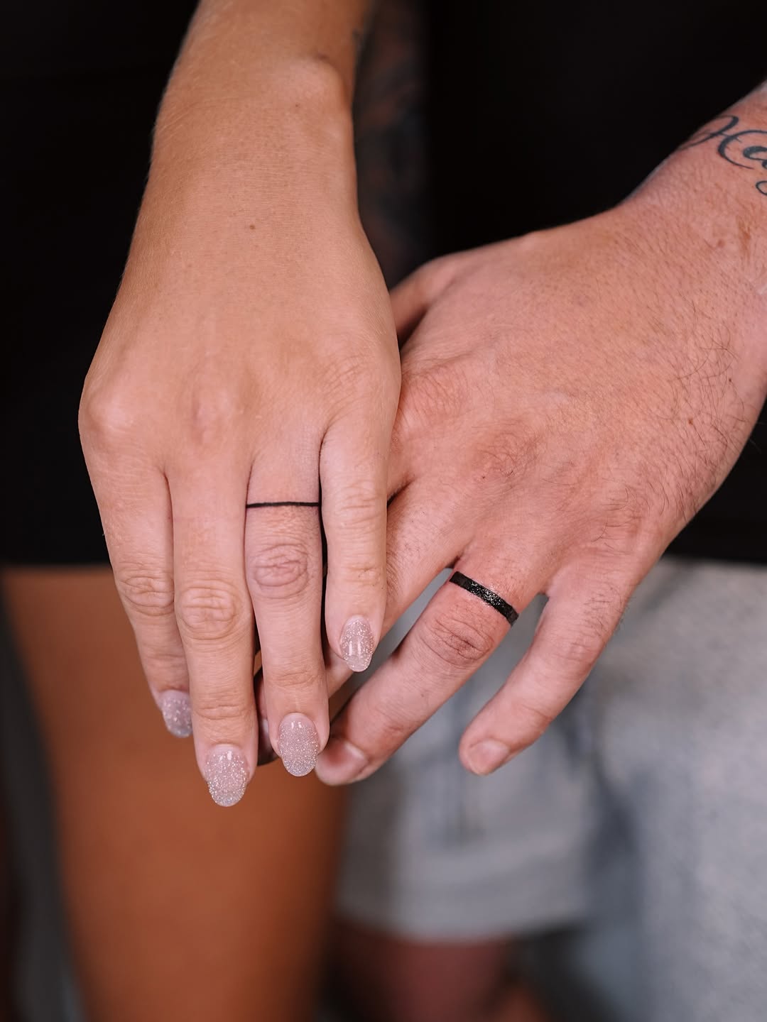 31 Ring Tattoo Ideas: Modern Bands, Meaningful Symbols &#038; Subtle Couples Ink