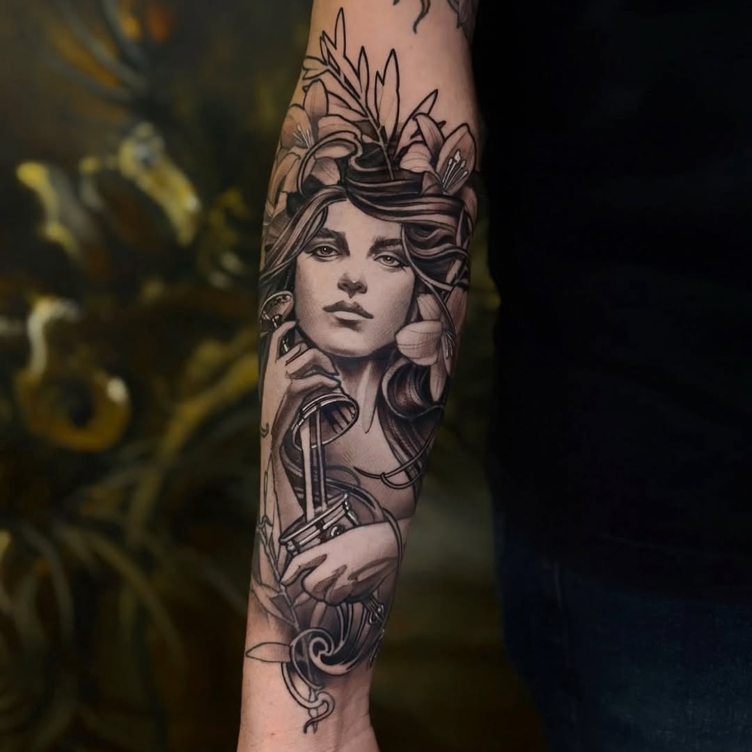28 Traditional Tattoo Sleeve Ideas: Bold American, Black and Grey, Neo &#038; Japanese Designs for Every Style