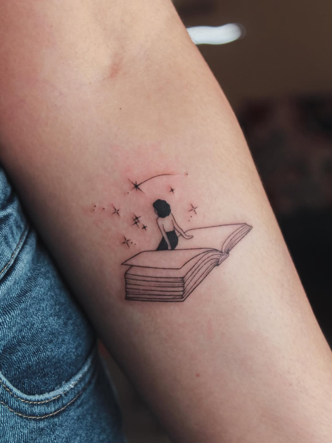 30 Book Tattoo Ideas: From Tiny Linework to Fantasy-Fueled Sleeves