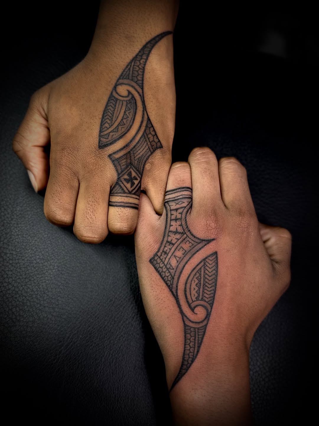 31 Ring Tattoo Ideas: Modern Bands, Meaningful Symbols &#038; Subtle Couples Ink