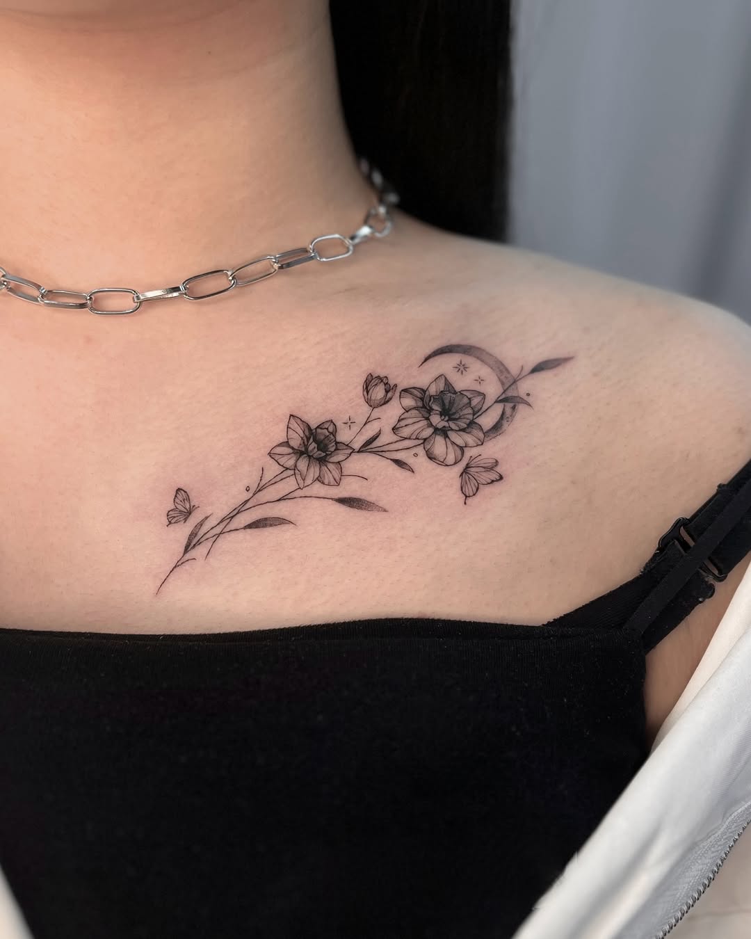31 Narcissus Flower Tattoo Ideas: Delicate Designs Full of Meaning and Color