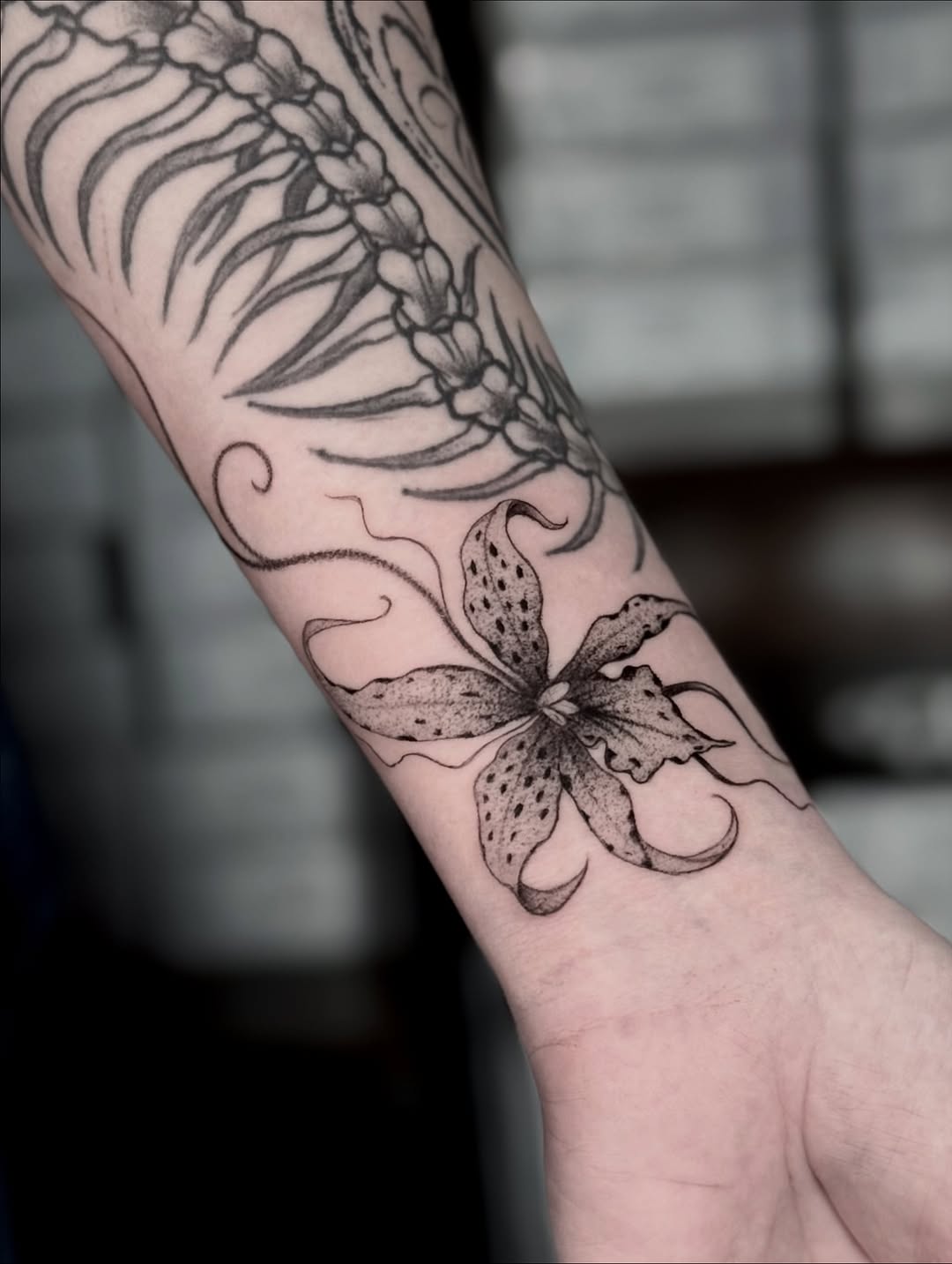 29 Filler Tattoo Ideas: Smart Ways to Close Gaps in Your Sleeve with Flowers, Snakes and Symbols