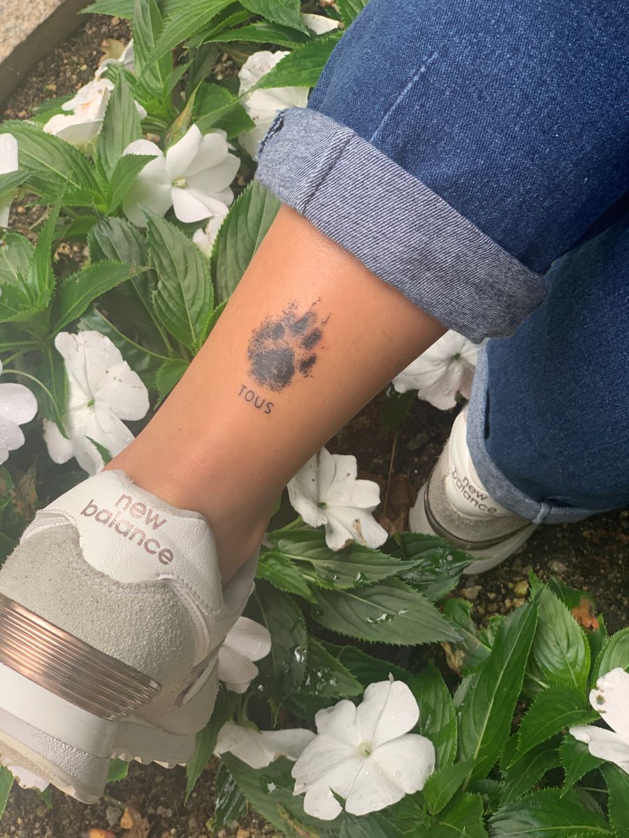 30 Heartfelt Dog Memorial Tattoo Ideas: Unique Paw Prints, Fine Line Portraits &#038; Tiny Tributes