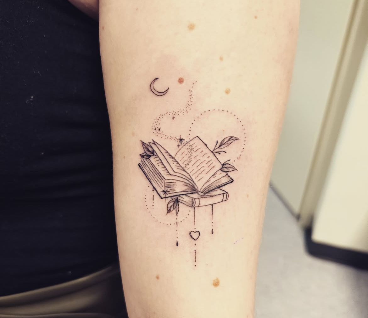 30 Book Tattoo Ideas: From Tiny Linework to Fantasy-Fueled Sleeves