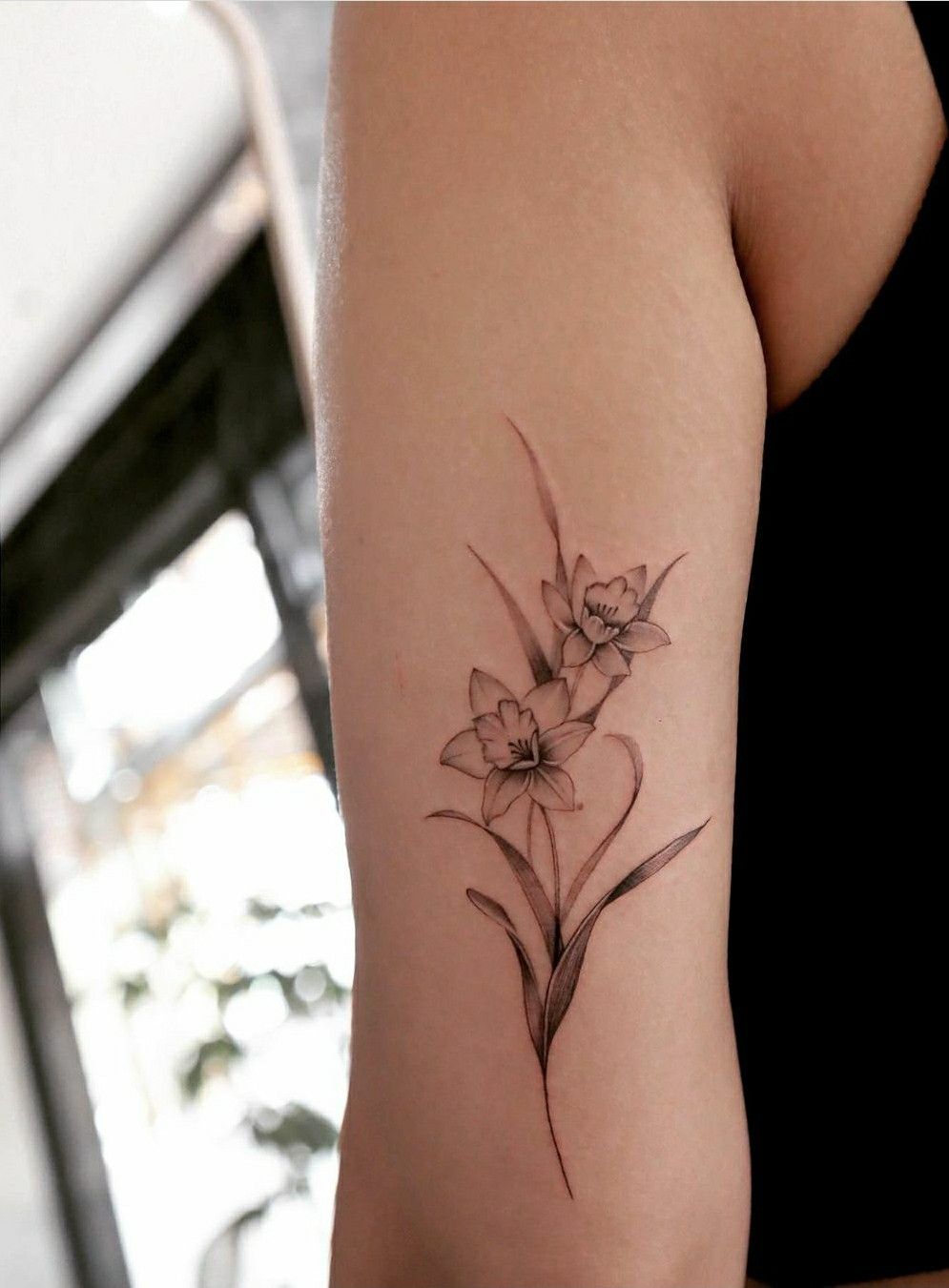 31 Narcissus Flower Tattoo Ideas: Delicate Designs Full of Meaning and Color