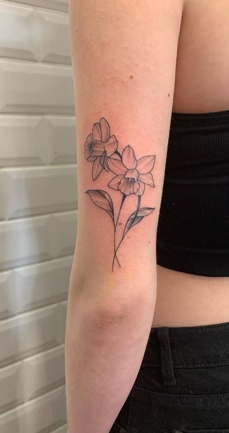 31 Narcissus Flower Tattoo Ideas: Delicate Designs Full of Meaning and Color