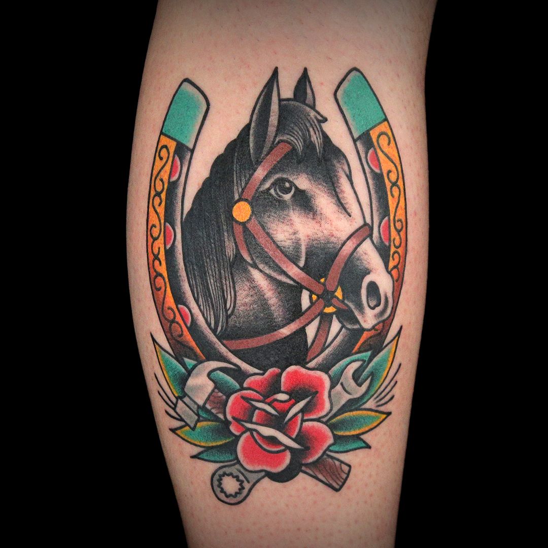 29 Horseshoe Tattoo Ideas: Lucky Designs, Western Symbols and Floral Charms