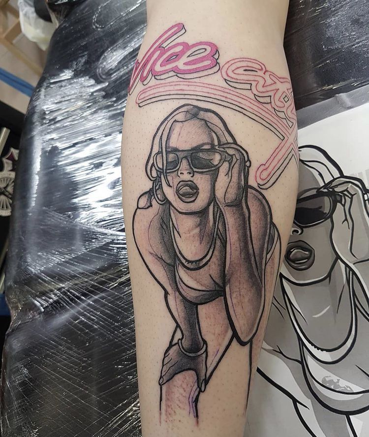 28 Chicano Tattoo Style: Lettering, Sleeves and Street Stories in Black and Grey