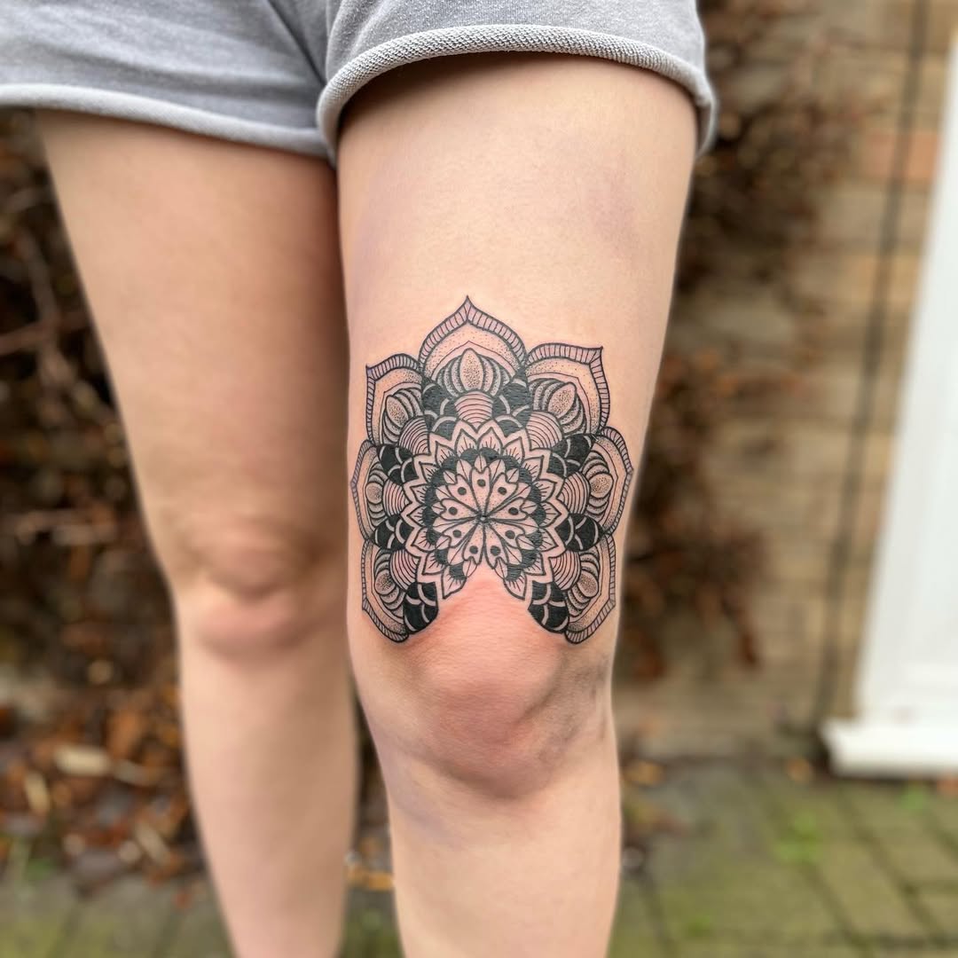 30 Above the Knee Tattoo Ideas: Style, Meaning, and Modern Expression