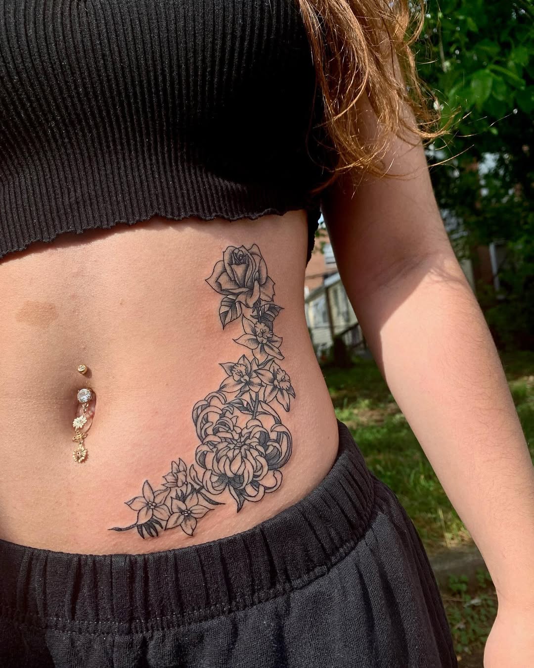 29 Stomach Tattoo Inspiration: Meaningful Pieces, Statement Blackwork, and Perfect Placement