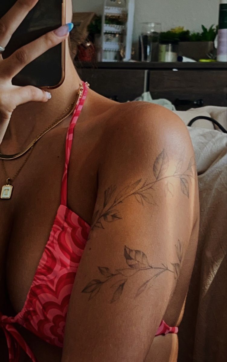 30 Leaf Tattoo Ideas 2026: Modern Botanical Ink That Actually Feels Personal