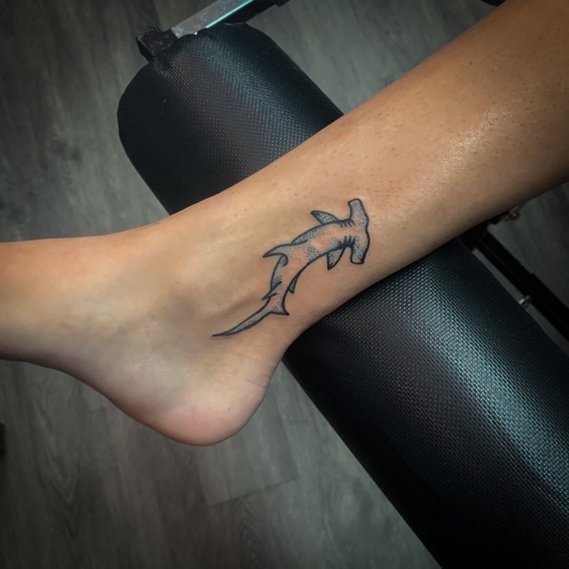 32 Hammerhead Shark Tattoos: Minimalist and Realistic Designs for Modern Ink