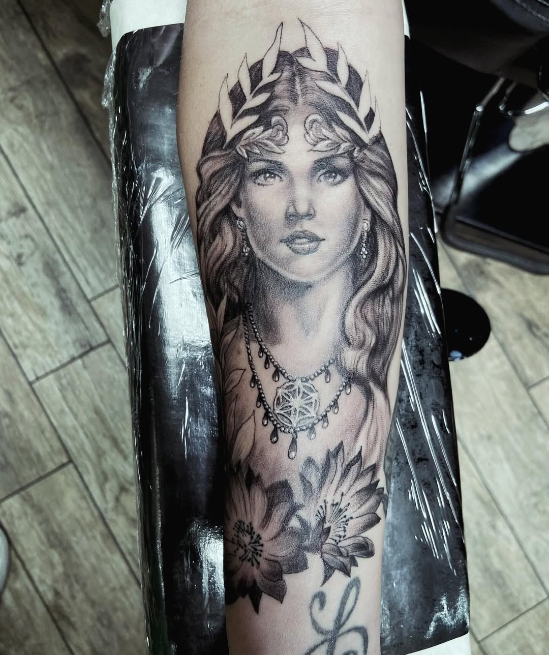 30 Aphrodite Tattoo Ideas: Modern Interpretations Of The Goddess Of Love
