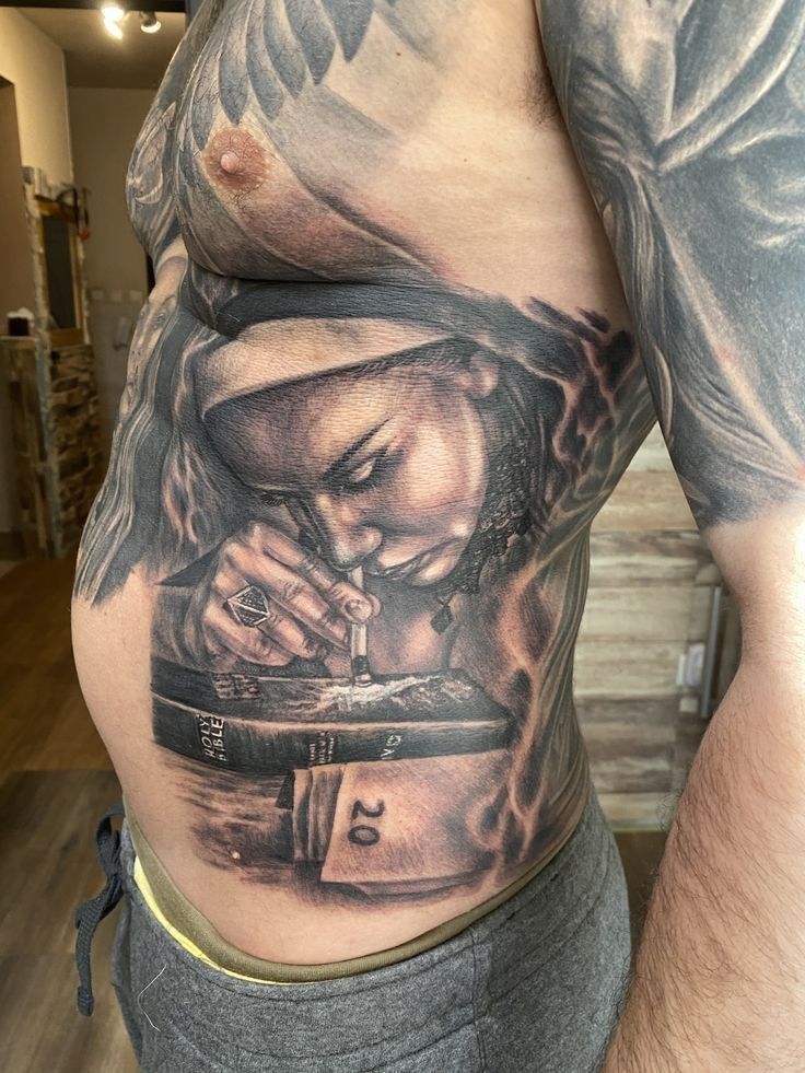 28 Chicano Tattoo Style: Lettering, Sleeves and Street Stories in Black and Grey