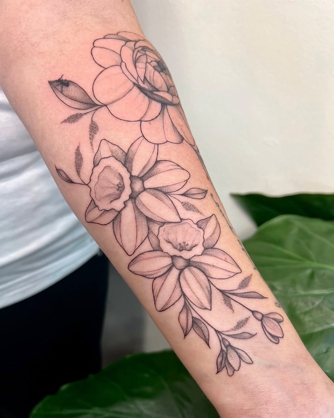 28 Inner Forearm Tattoo Ideas: Realism, Celtic Knots, Angels, Wolves & Clean Blackwork