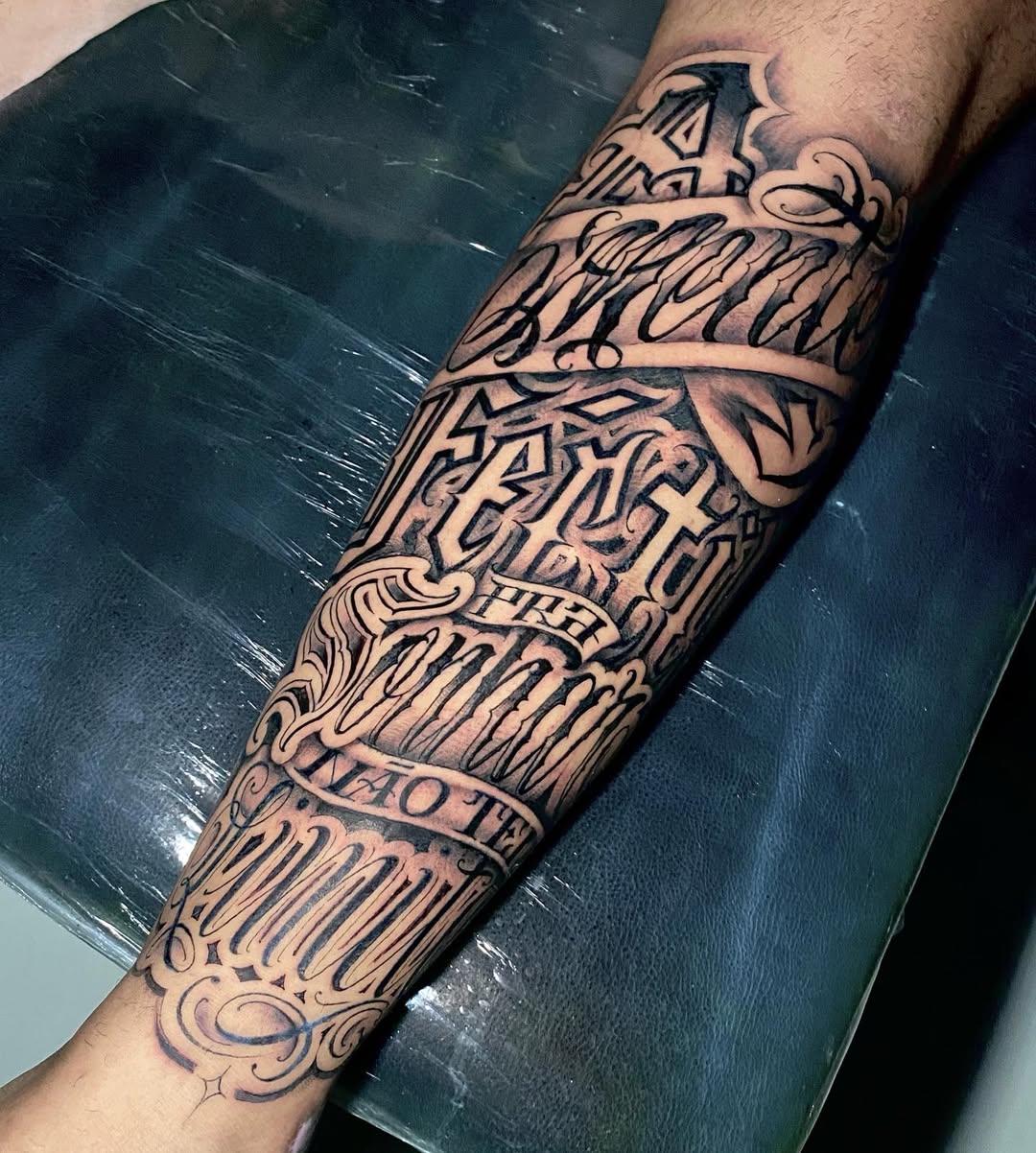 31 Tattoo Lettering Fonts: Powerful Script, Gothic and Chicano Lettering Ideas