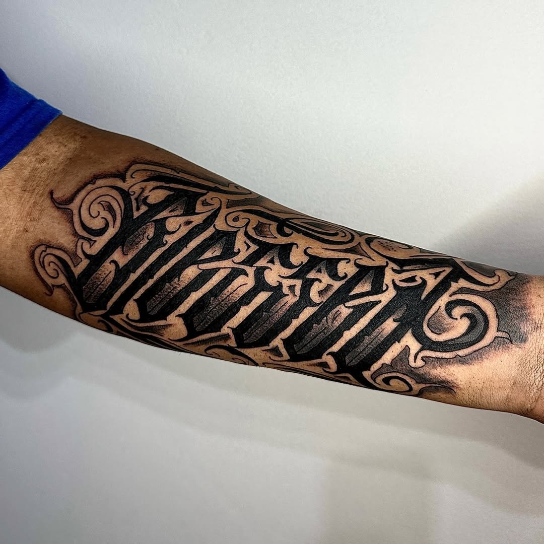 31 Tattoo Lettering Fonts: Powerful Script, Gothic and Chicano Lettering Ideas