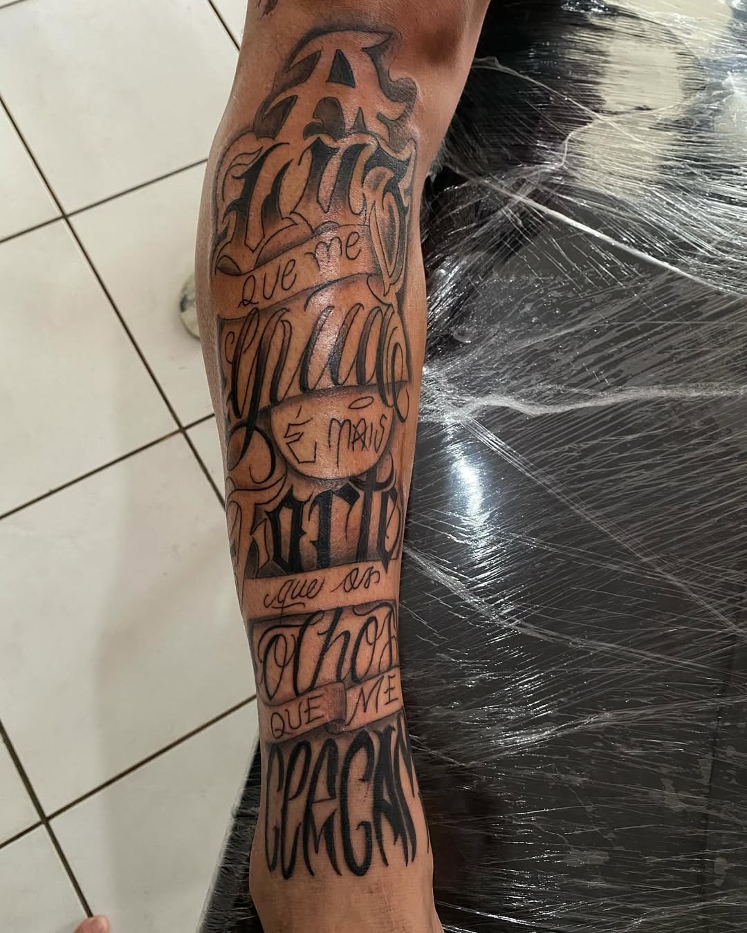 31 Tattoo Lettering Fonts: Powerful Script, Gothic and Chicano Lettering Ideas