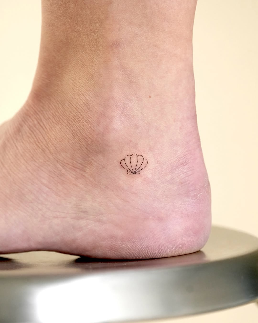 29 Ankle Tattoo Ideas: Feminine, Timeless, and Bold Designs That Elevate Personal Style
