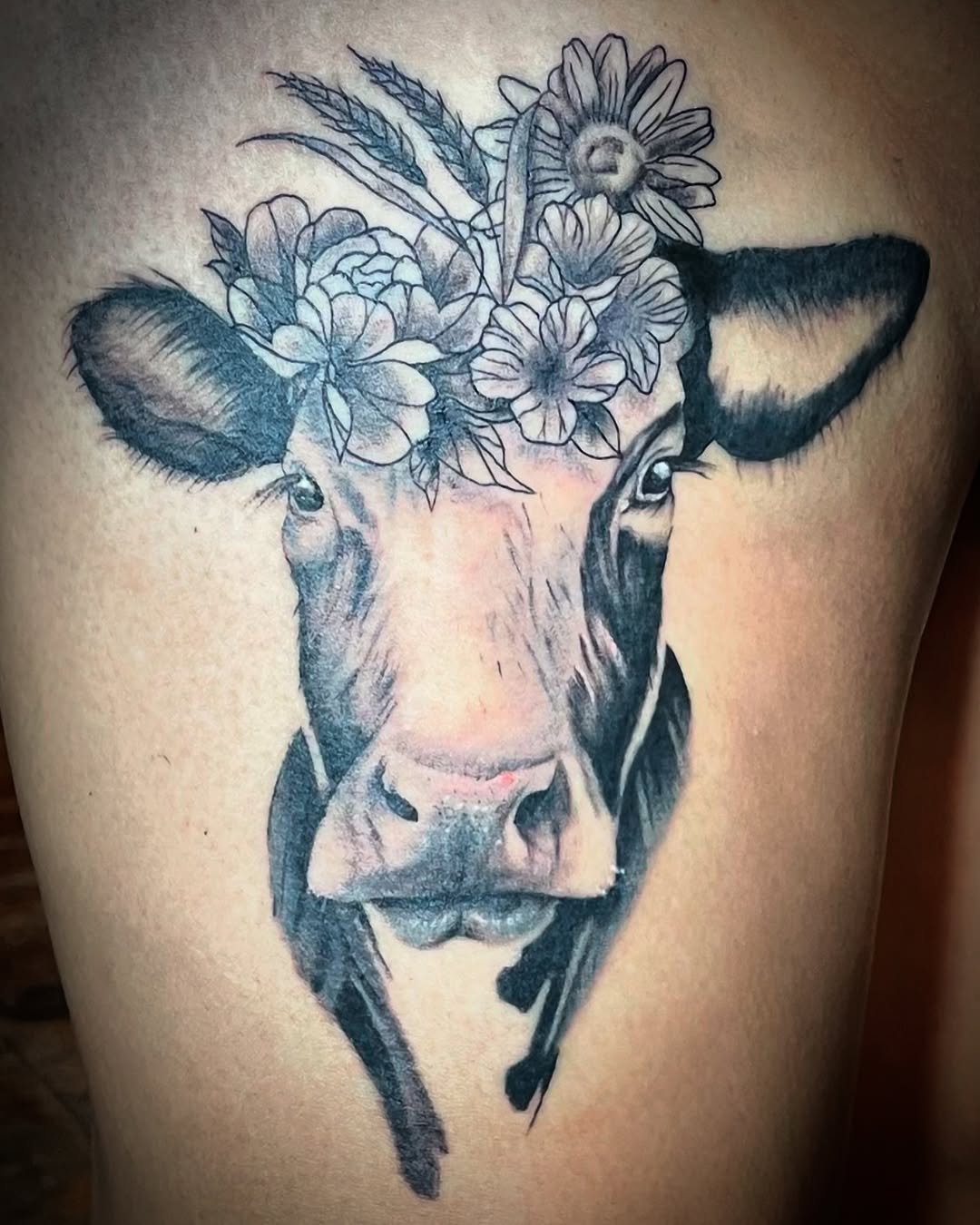 26 Cow Tattoo Ideas for Women: Cute, Minimalist, and Colorful Designs for Every Style