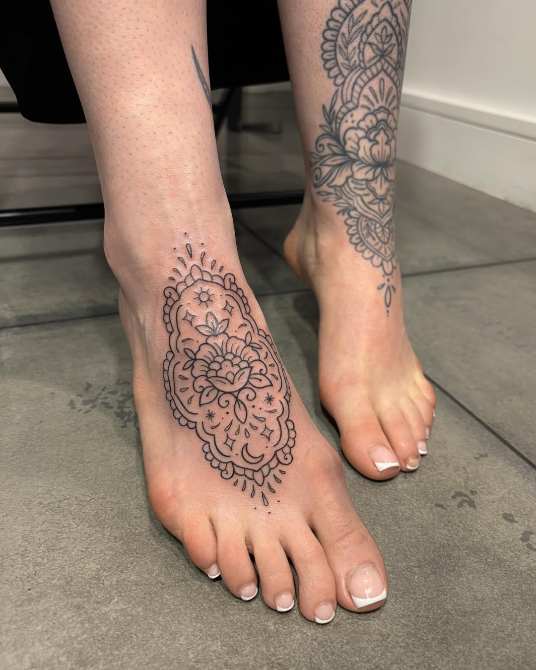 29 Ankle Tattoo Ideas: Feminine, Timeless, and Bold Designs That Elevate Personal Style