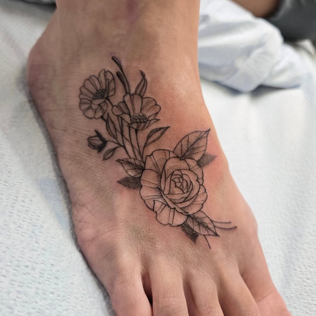30 Elegant Foot Tattoo Ideas: Stylish Designs, Meaningful Placements and Inspiration for Women