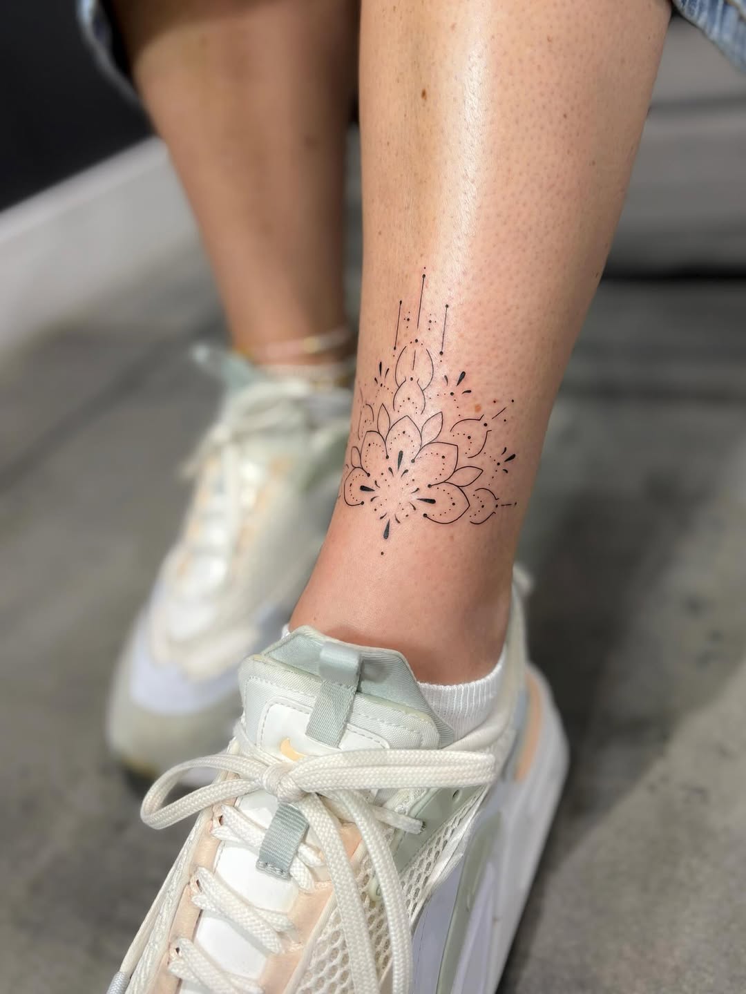 29 Ankle Tattoo Ideas: Feminine, Timeless, and Bold Designs That Elevate Personal Style